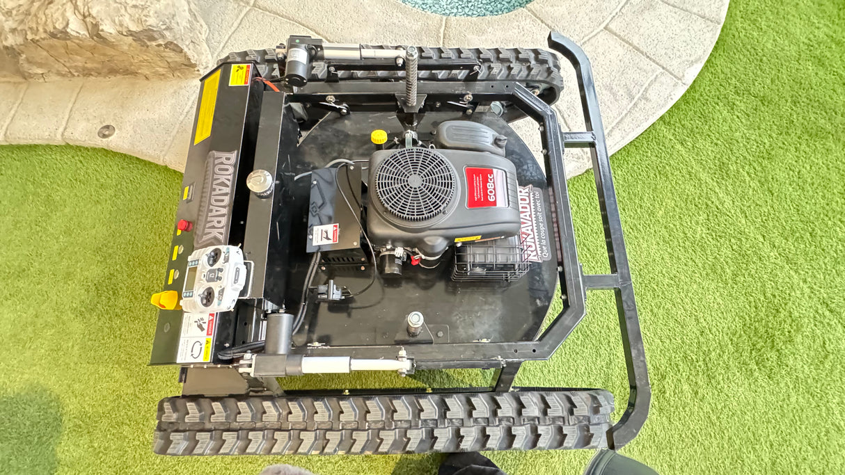 Tondeuse à chenilles télécommandée hybride ROKADARK