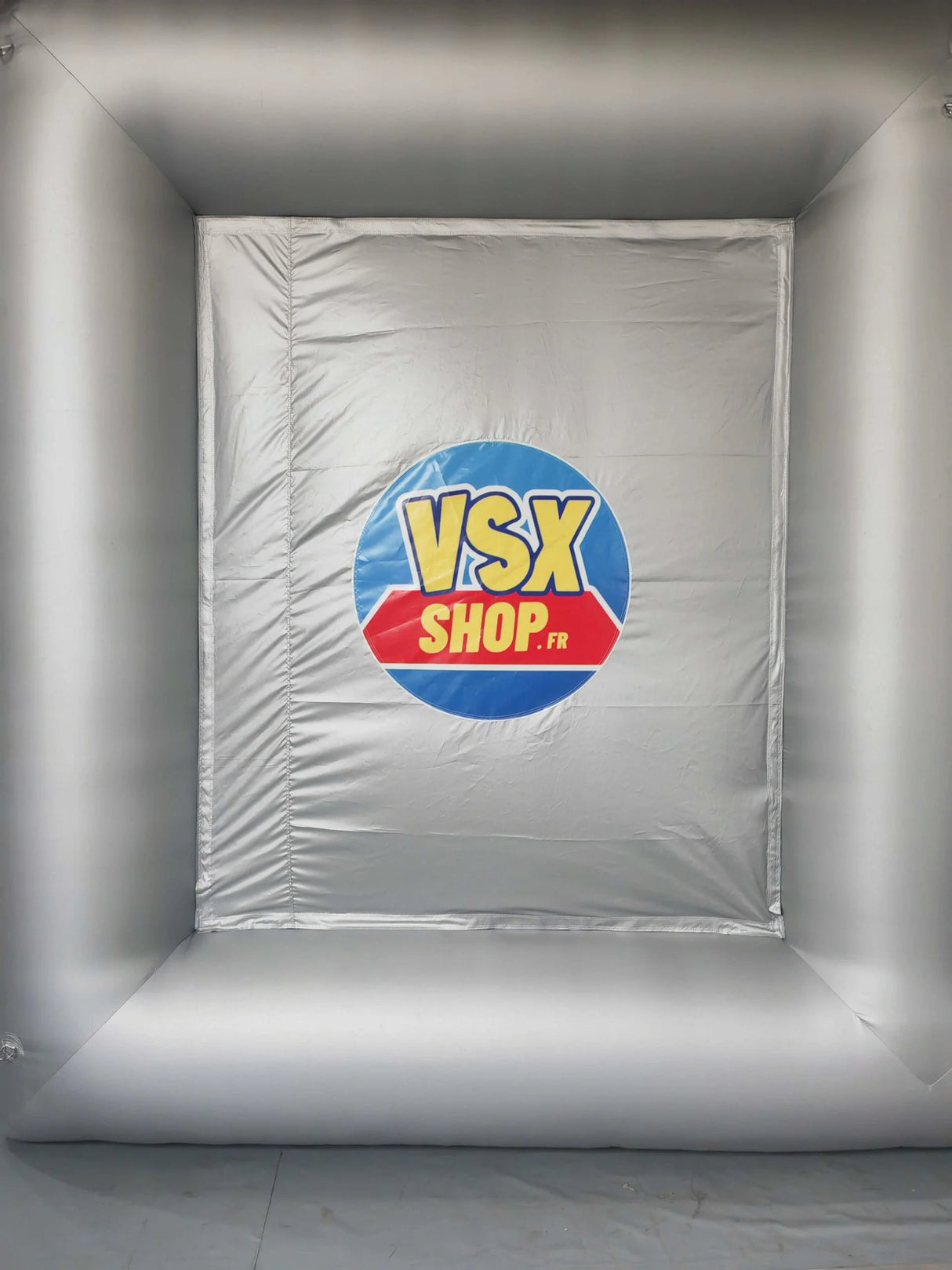 Cabine de Peinture  Largeur 6 mètres  x Longueur 10 mètres x Hauteur 4 mètres avec 2 Souffleurs 950W — Deux