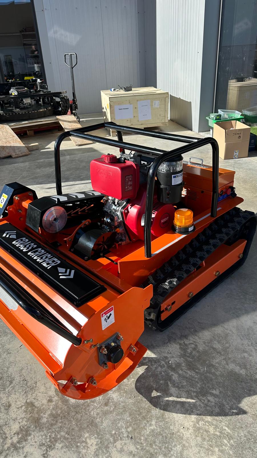 Tondeuse Débroussailleuse à chenilles télécommandée hybride DIESEL ROKAJABBA